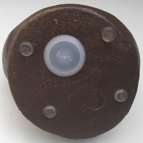 Filling a Cremation Urn with Lid Filling a Cremation Urn with Lid